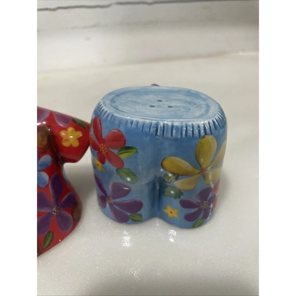 Hawaiian Salt Pepper Shakers Shirt Shorts‎ Hand Painted Tropical Island Tiki Bar